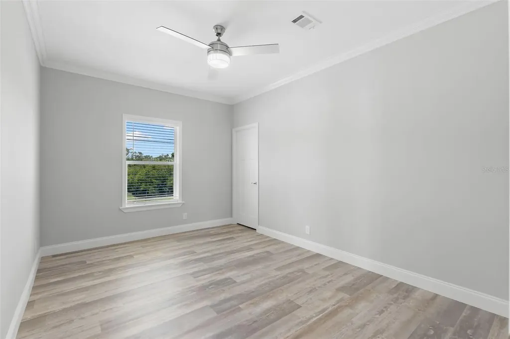 6924 Americana Drive NE St Petersburg FL 33702