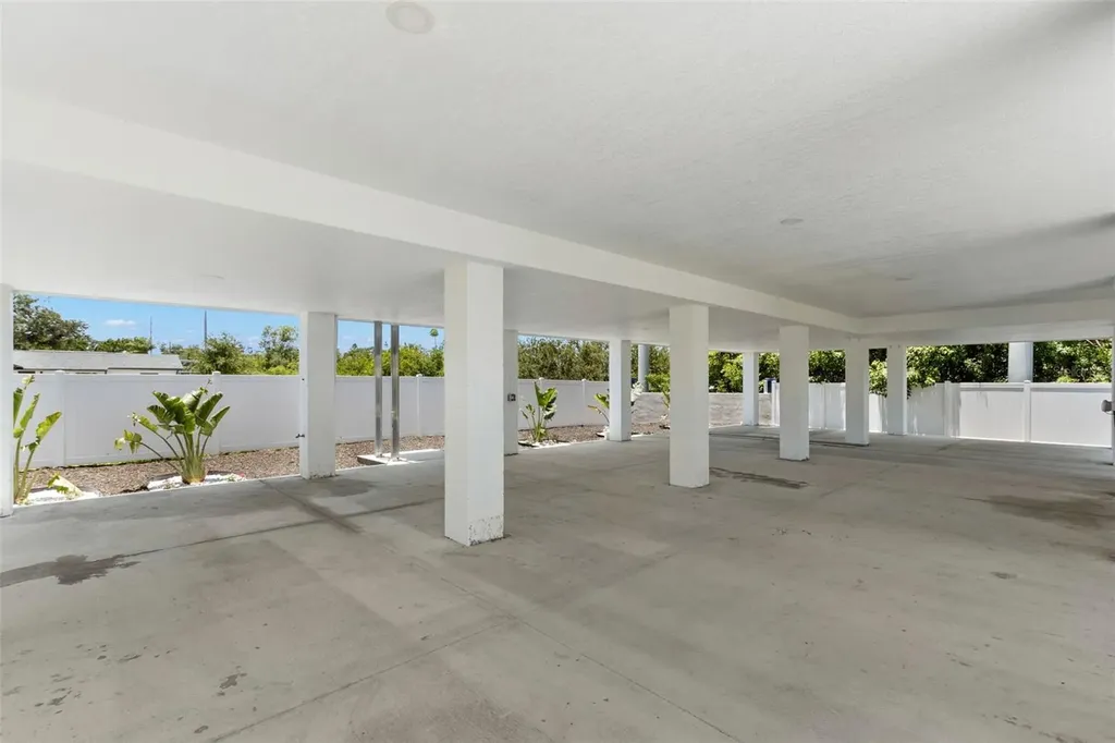 6924 Americana Drive NE St Petersburg FL 33702