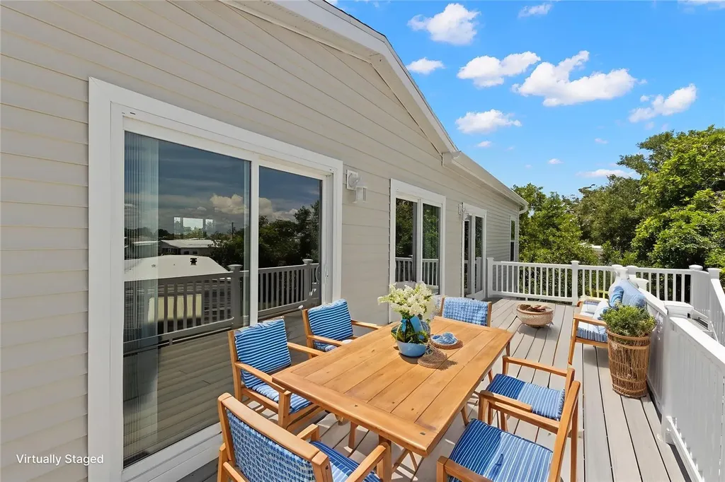 6924 Americana Drive NE St Petersburg FL 33702