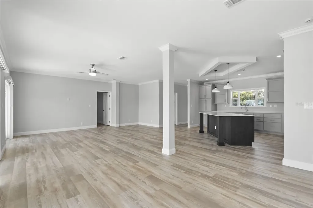 6924 Americana Drive NE St Petersburg FL 33702