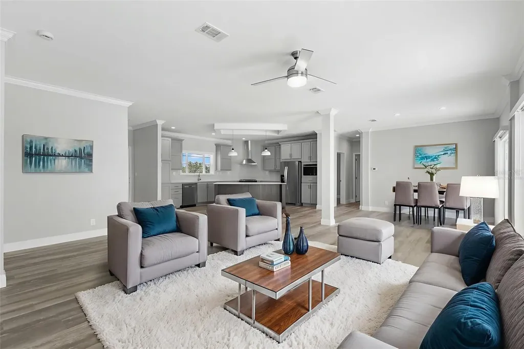 6924 Americana Drive NE St Petersburg FL 33702