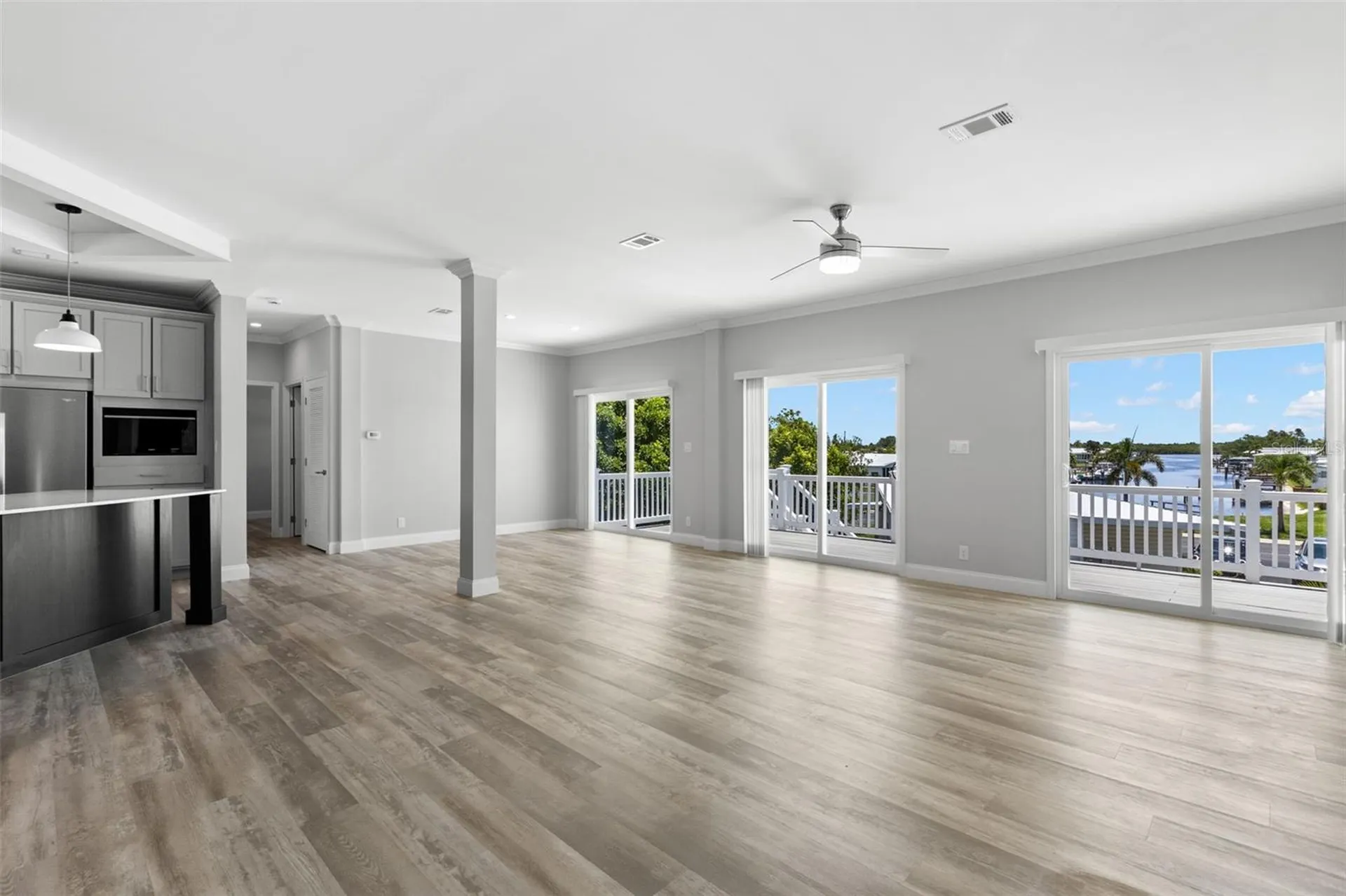 6924 Americana Drive NE St Petersburg FL 33702