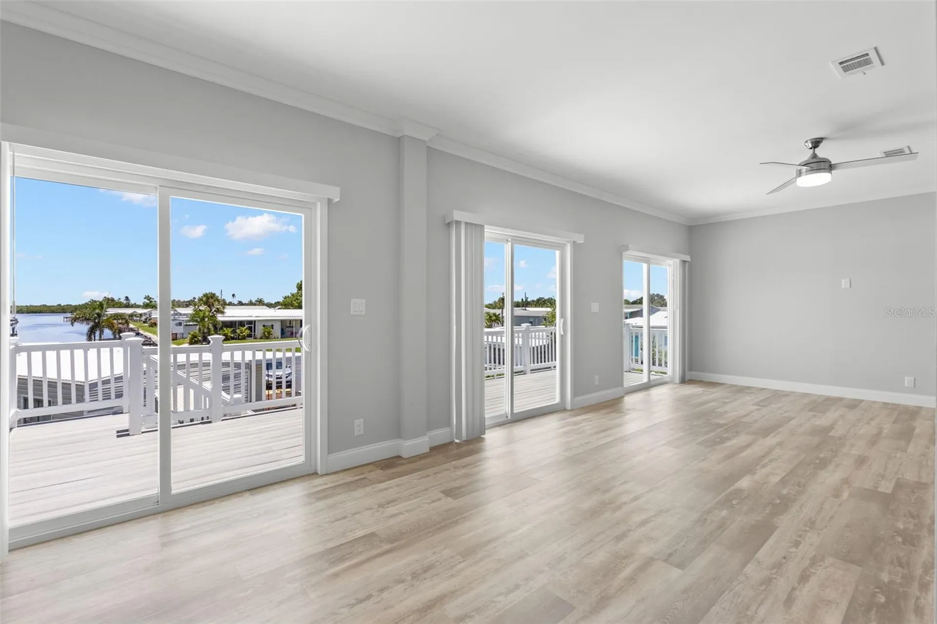 6924 Americana Drive NE St Petersburg FL 33702