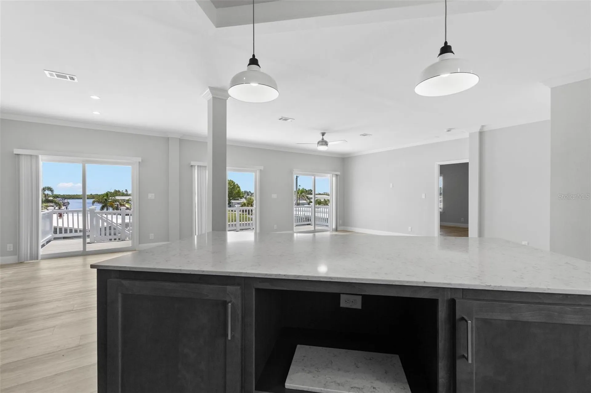 6924 Americana Drive NE St Petersburg FL 33702