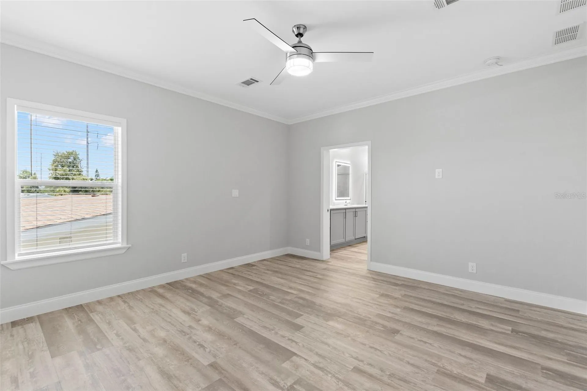 6924 Americana Drive NE St Petersburg FL 33702