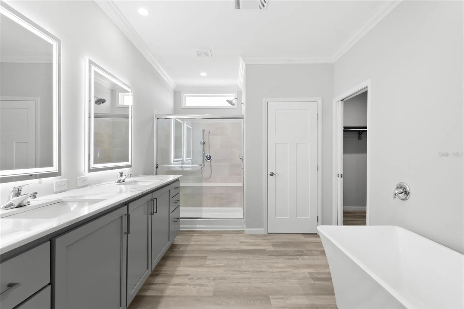 6924 Americana Drive NE St Petersburg FL 33702