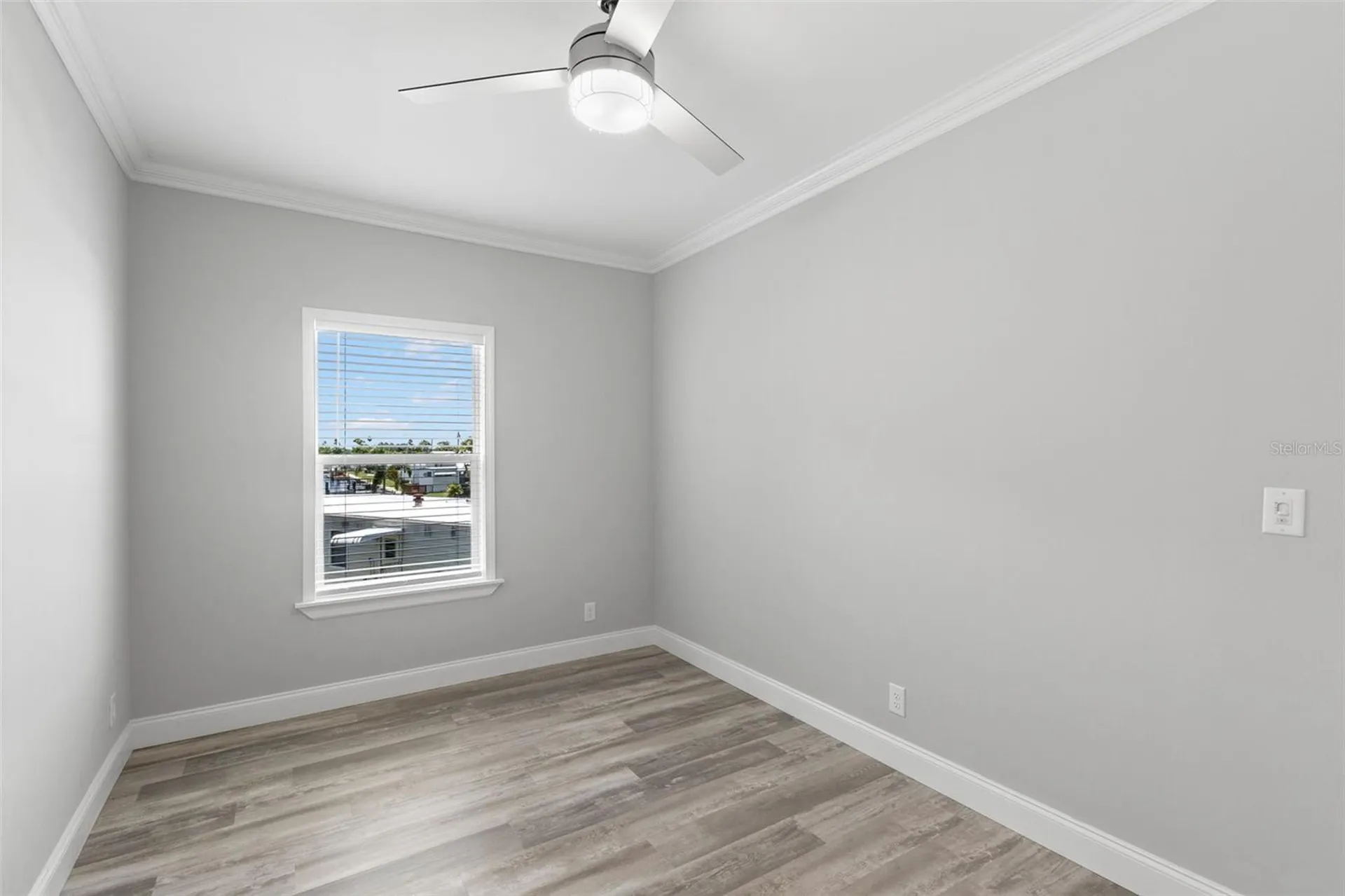 6924 Americana Drive NE St Petersburg FL 33702