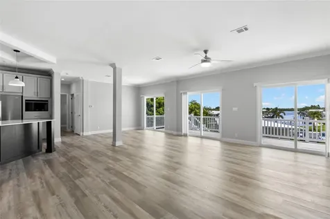 6924 Americana Drive NE St Petersburg FL 33702