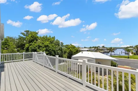 6924 Americana Drive NE St Petersburg FL 33702