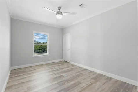 6924 Americana Drive NE St Petersburg FL 33702