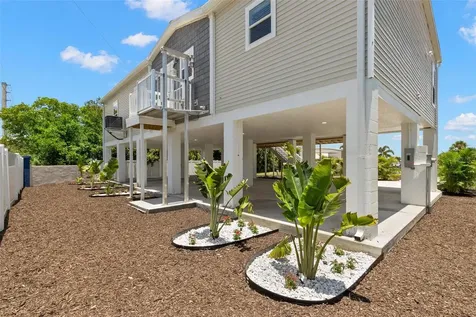 6924 Americana Drive NE St Petersburg FL 33702