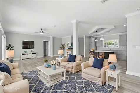 6924 Americana Drive NE St Petersburg FL 33702