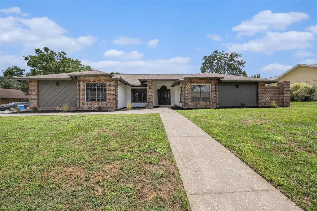513 Sportsman Park Drive Seffner FL 33584