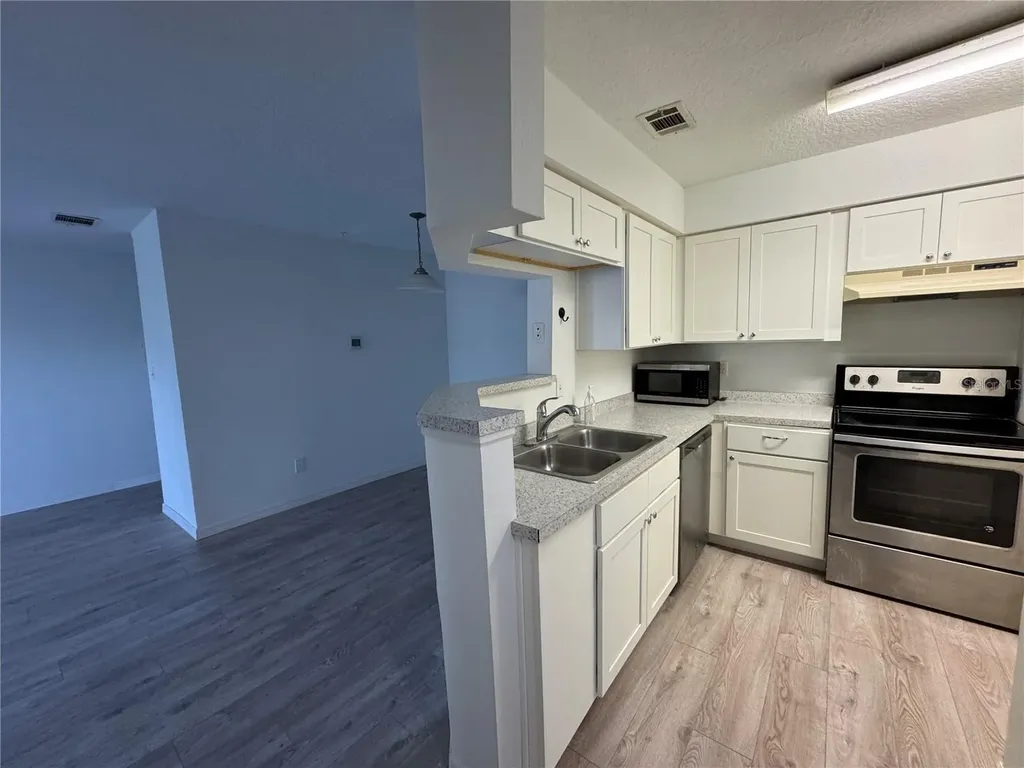 199 Afton Square Altamonte Springs FL 32714