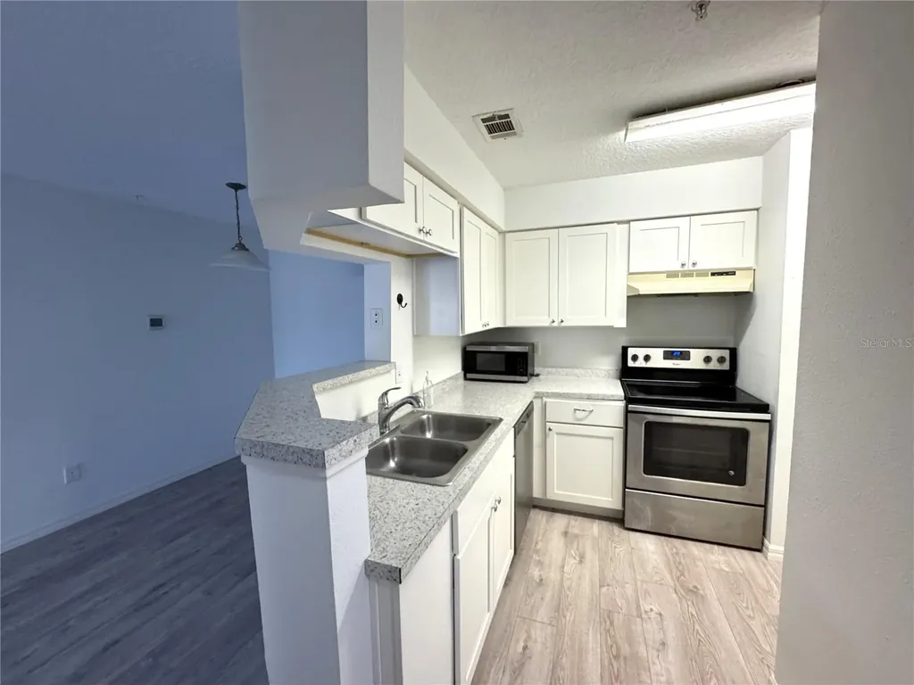 199 Afton Square Altamonte Springs FL 32714