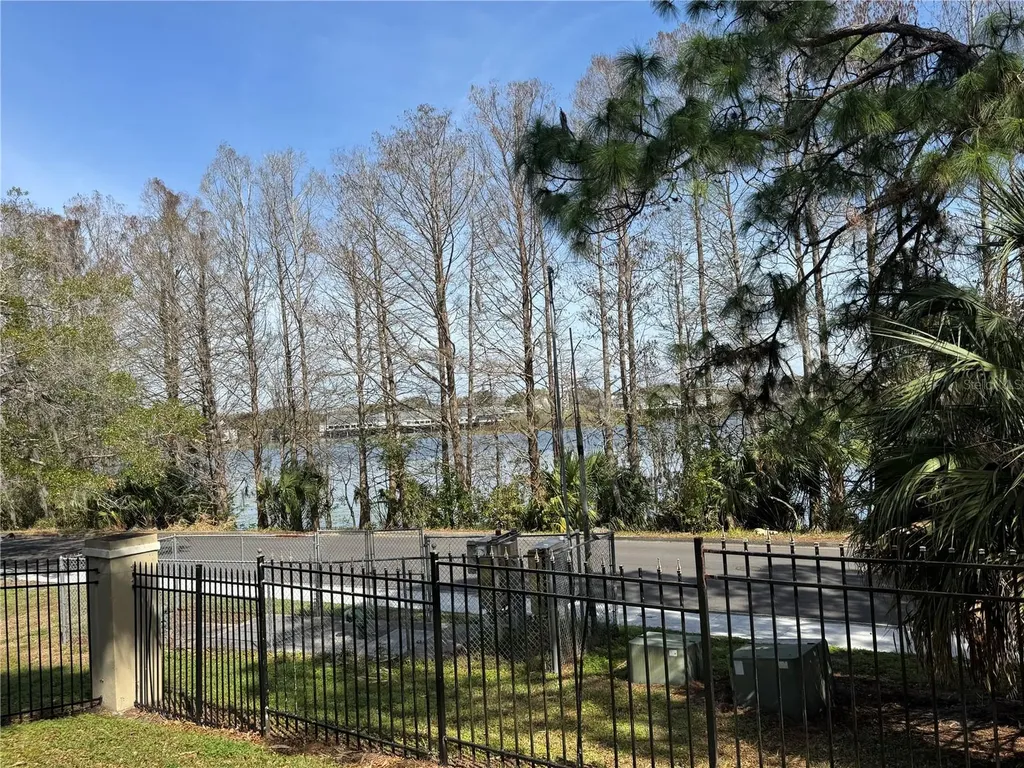 199 Afton Square Altamonte Springs FL 32714