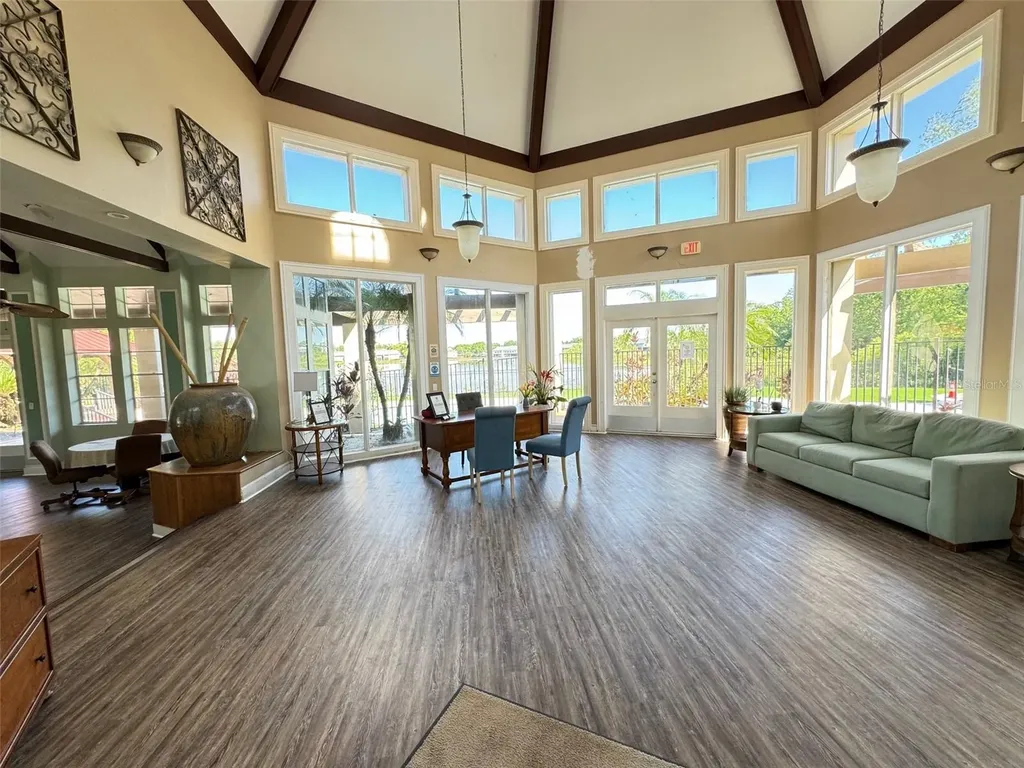 199 Afton Square Altamonte Springs FL 32714