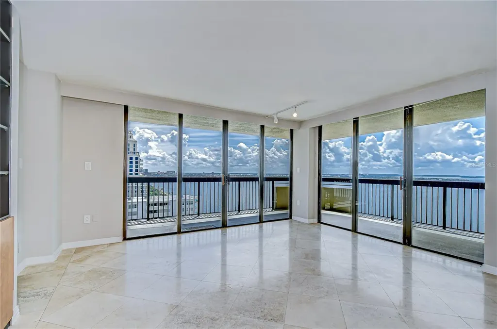 2413 Bayshore Boulevard Tampa FL 33629