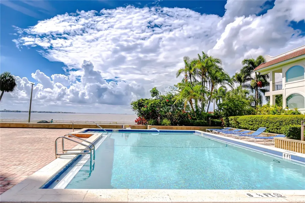 2413 Bayshore Boulevard Tampa FL 33629