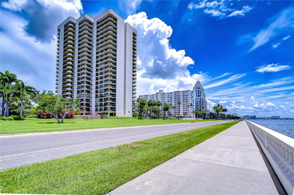 2413 Bayshore Boulevard Tampa FL 33629