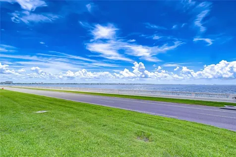 2413 Bayshore Boulevard Tampa FL 33629