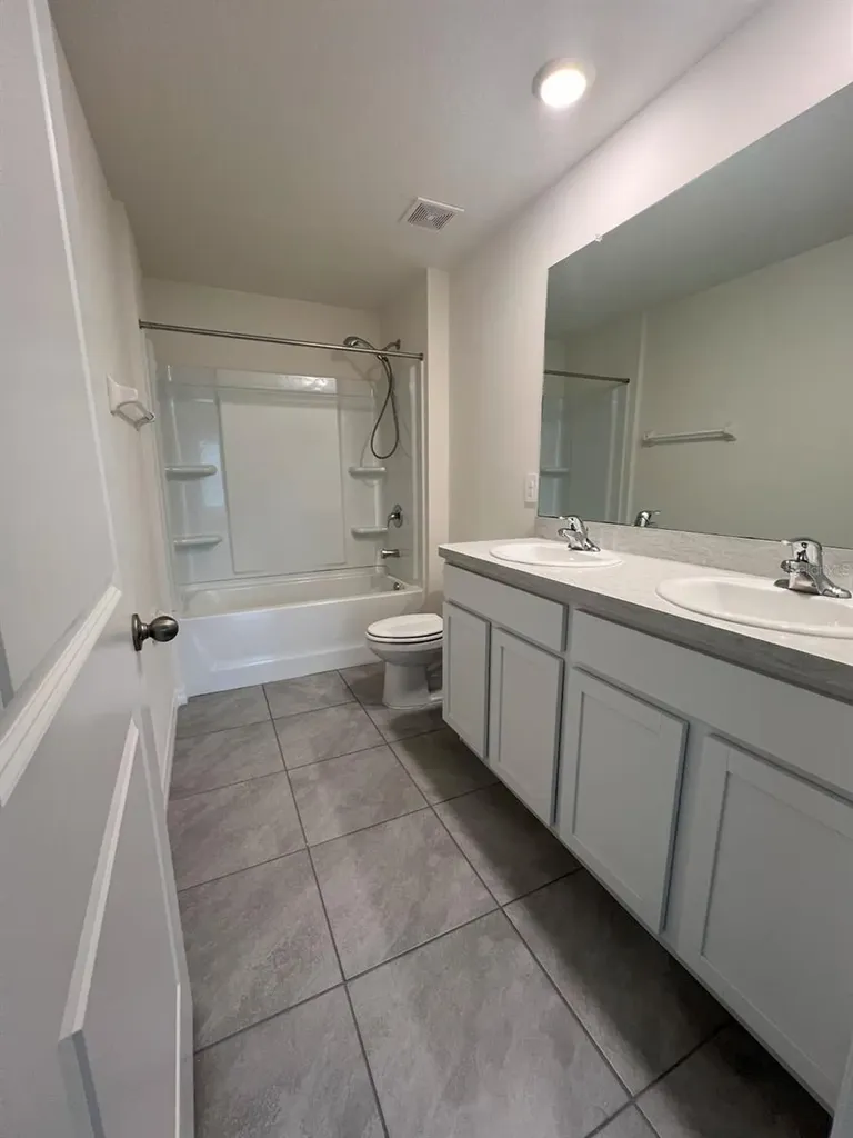 2824 Rock Sound Street Bradenton FL 34208