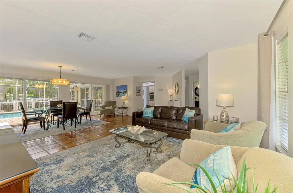 4946 Commonwealth Drive Sarasota FL 34242