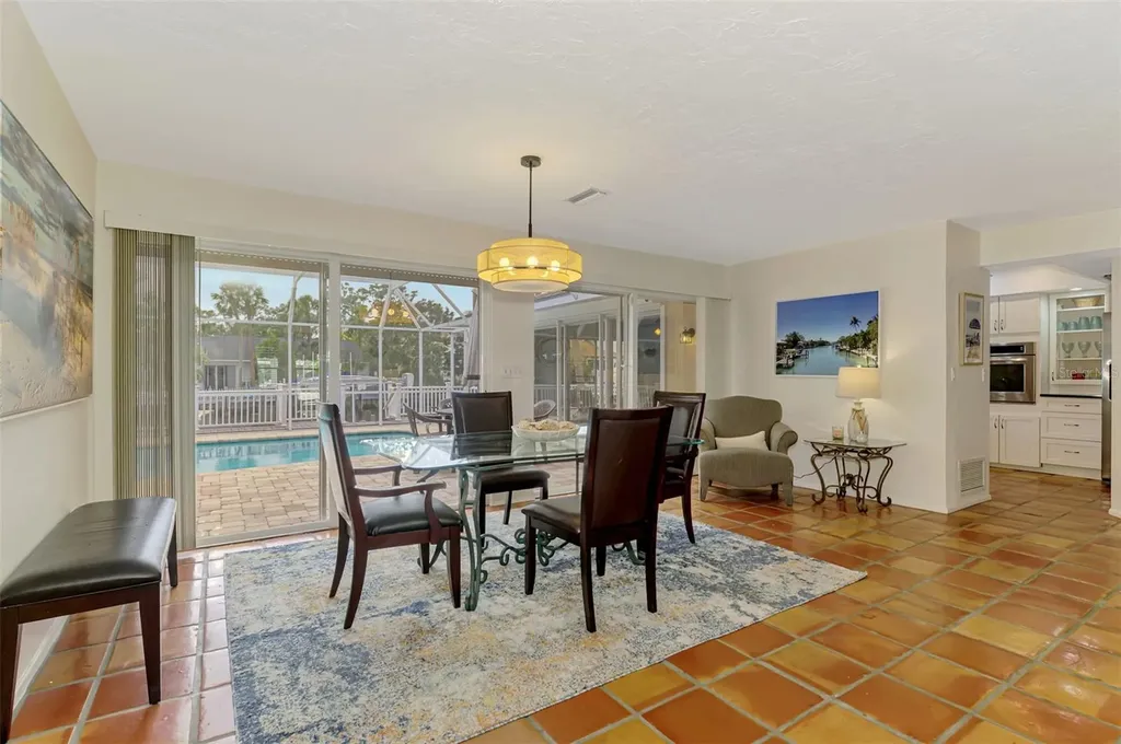 4946 Commonwealth Drive Sarasota FL 34242