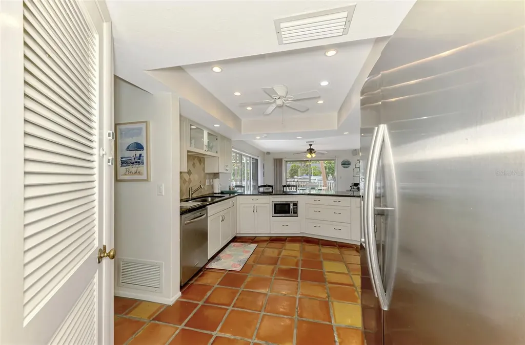 4946 Commonwealth Drive Sarasota FL 34242