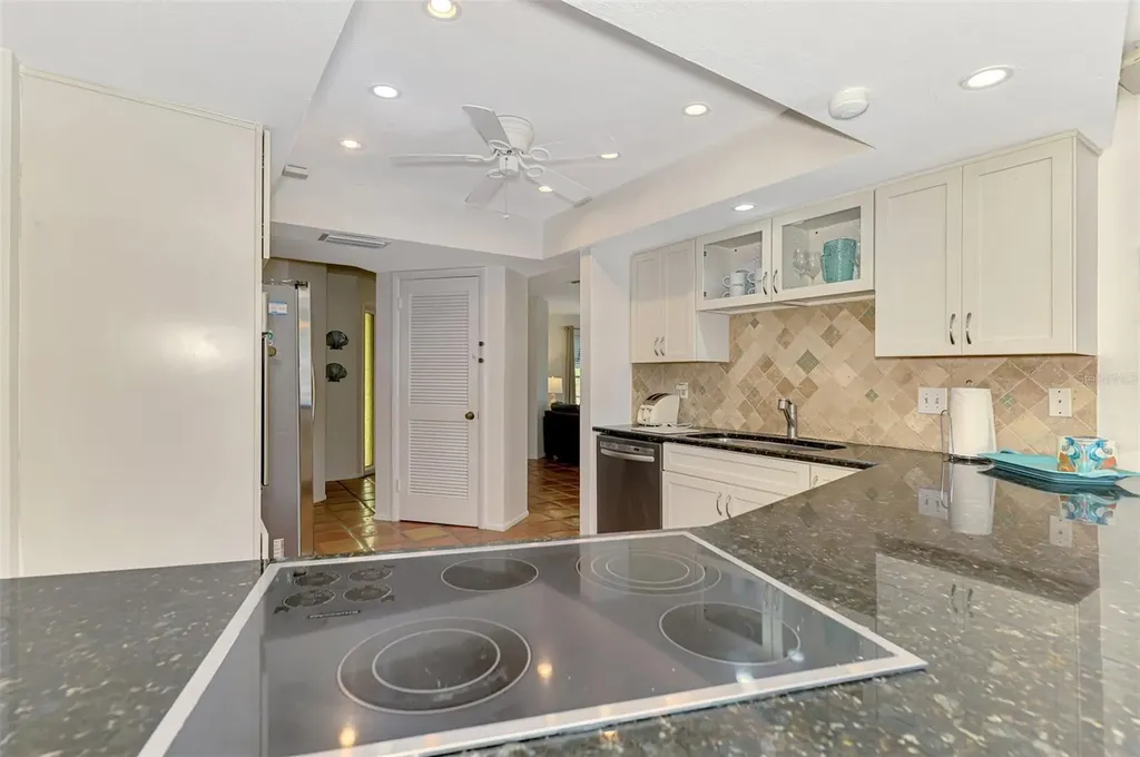 4946 Commonwealth Drive Sarasota FL 34242