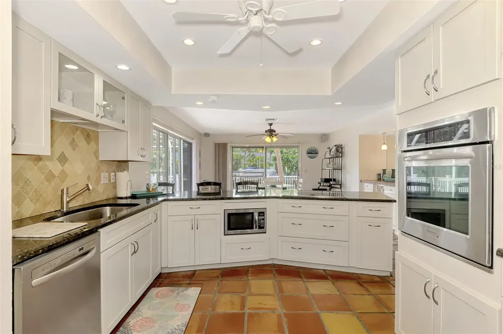 4946 Commonwealth Drive Sarasota FL 34242