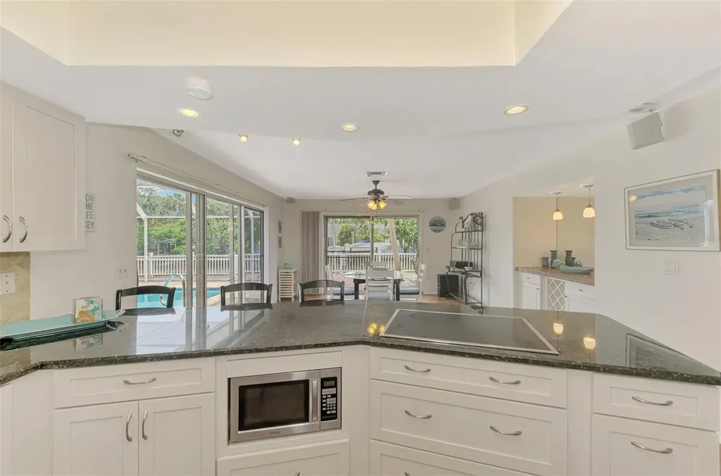 4946 Commonwealth Drive Sarasota FL 34242