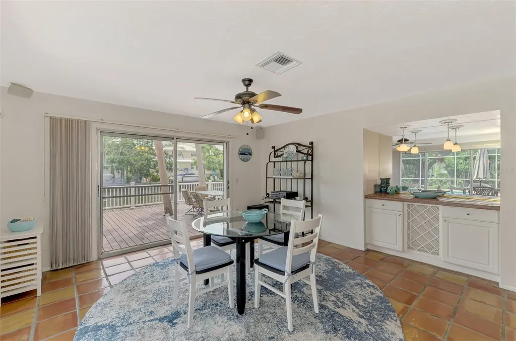 4946 Commonwealth Drive Sarasota FL 34242