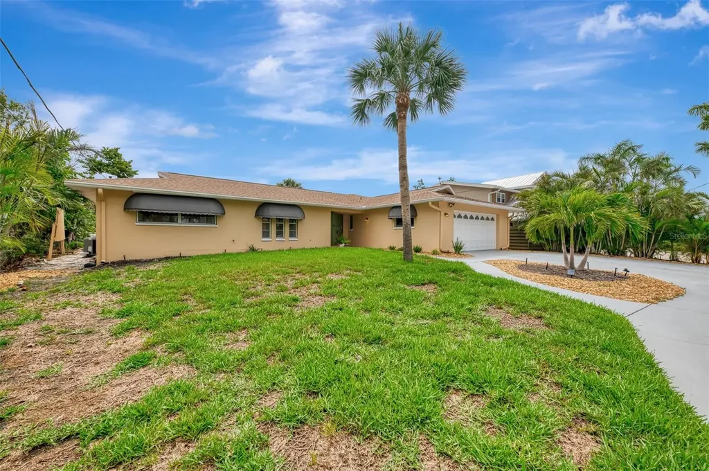 4946 Commonwealth Drive Sarasota FL 34242