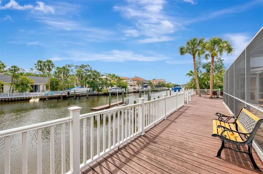 4946 Commonwealth Drive Sarasota FL 34242