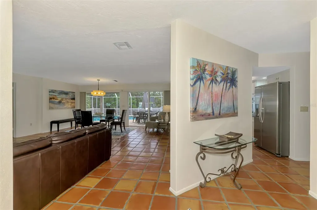 4946 Commonwealth Drive Sarasota FL 34242