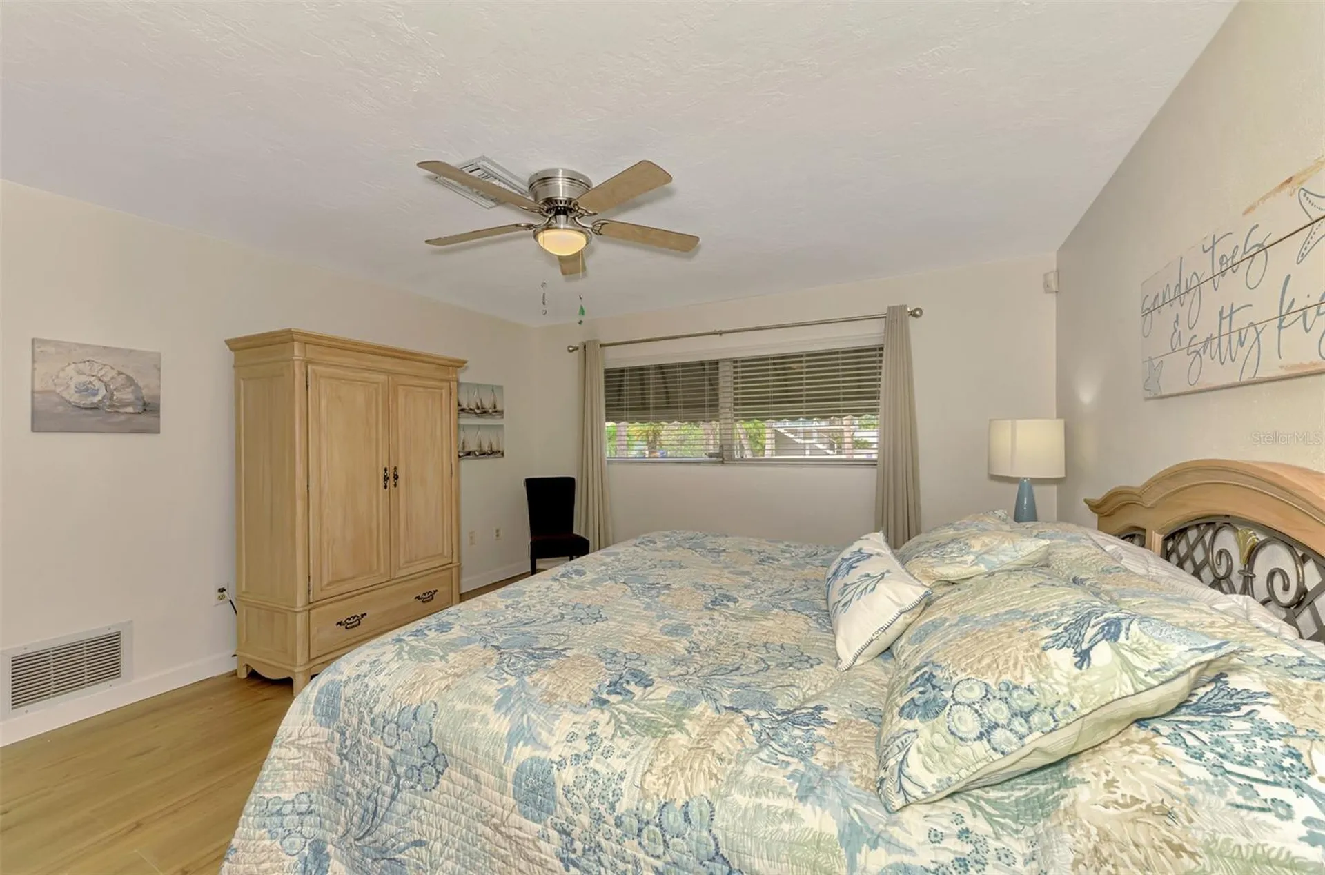 4946 Commonwealth Drive Sarasota FL 34242