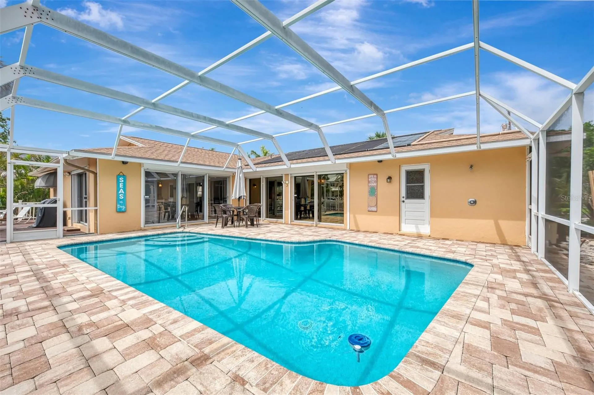 4946 Commonwealth Drive Sarasota FL 34242
