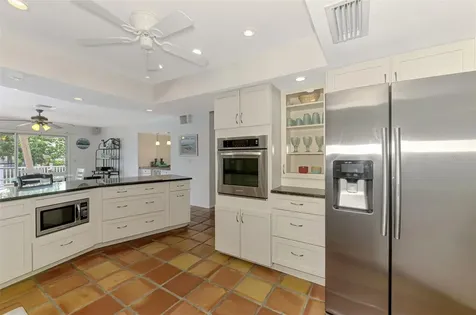 4946 Commonwealth Drive Sarasota FL 34242