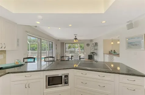 4946 Commonwealth Drive Sarasota FL 34242