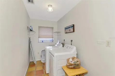 4946 Commonwealth Drive Sarasota FL 34242