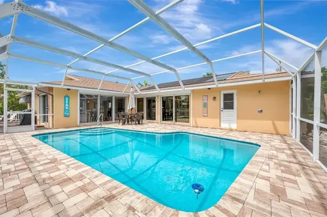 4946 Commonwealth Drive Sarasota FL 34242