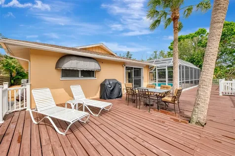 4946 Commonwealth Drive Sarasota FL 34242