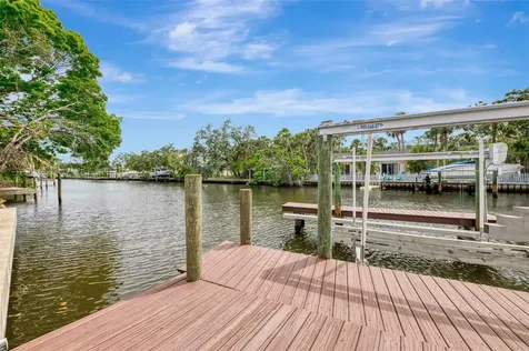 4946 Commonwealth Drive Sarasota FL 34242