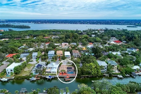 4946 Commonwealth Drive Sarasota FL 34242