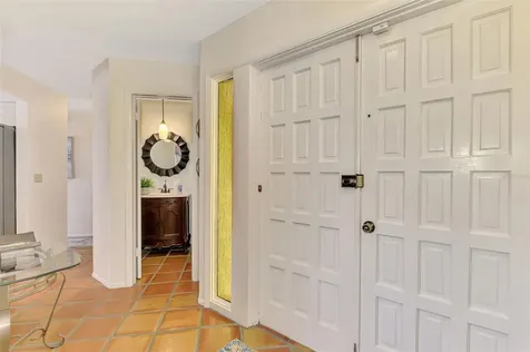 4946 Commonwealth Drive Sarasota FL 34242