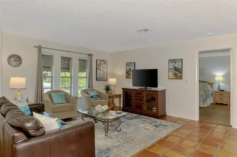 4946 Commonwealth Drive Sarasota FL 34242