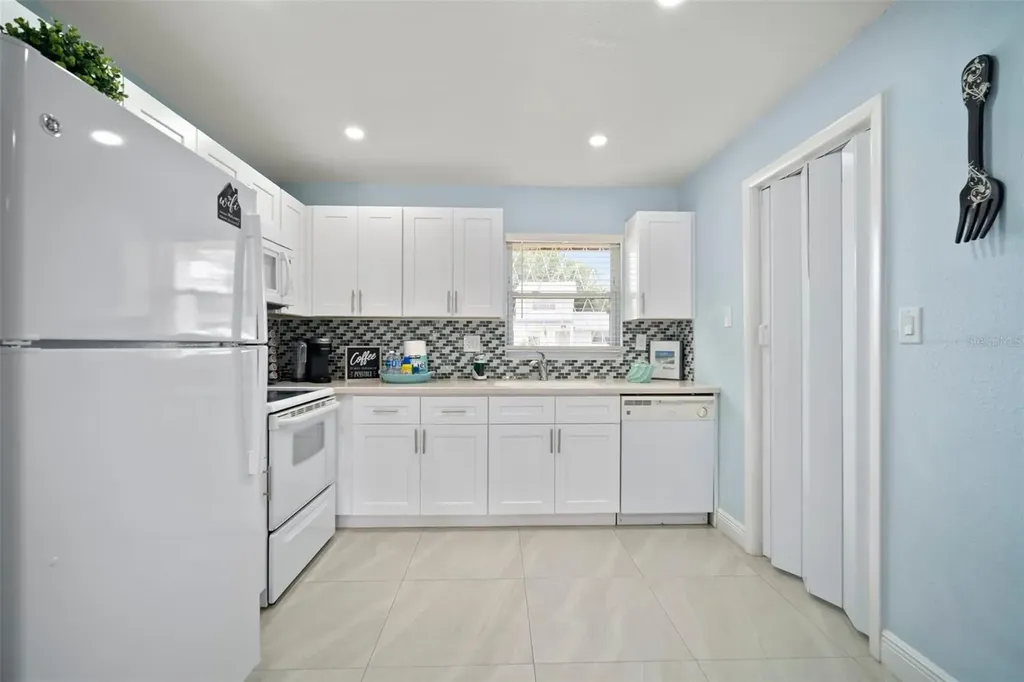 1712 Azalea Court Oldsmar FL 34677