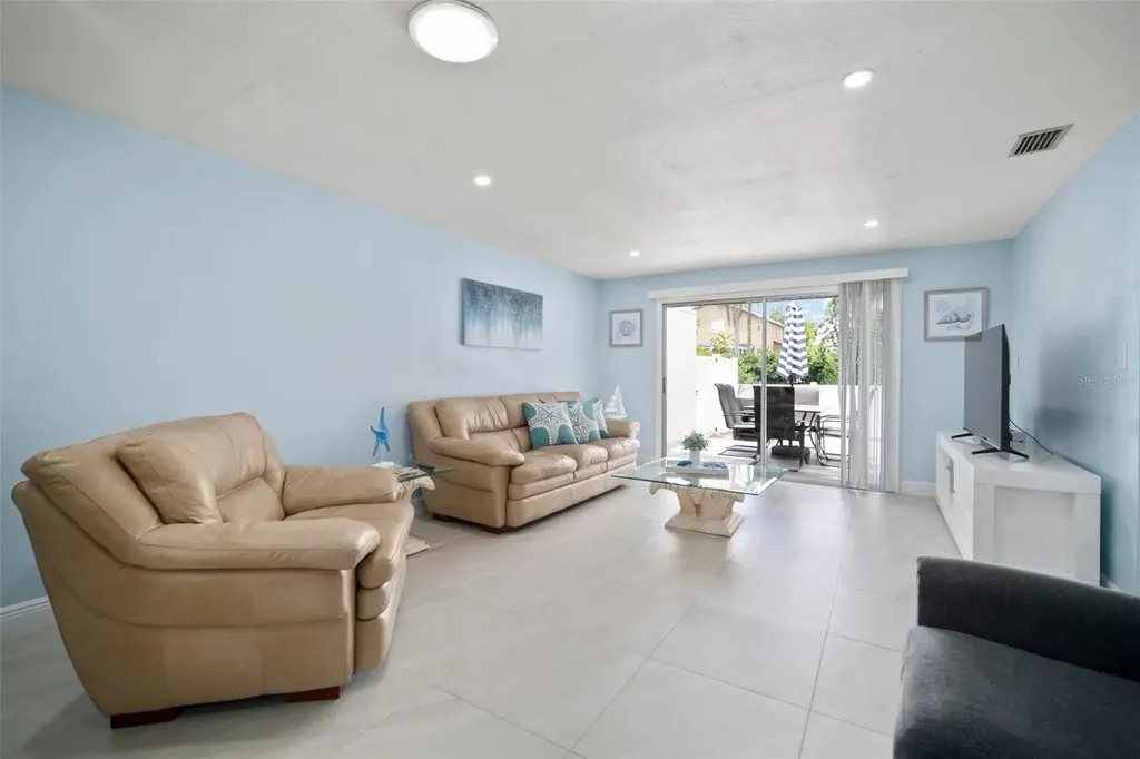 1712 Azalea Court Oldsmar FL 34677