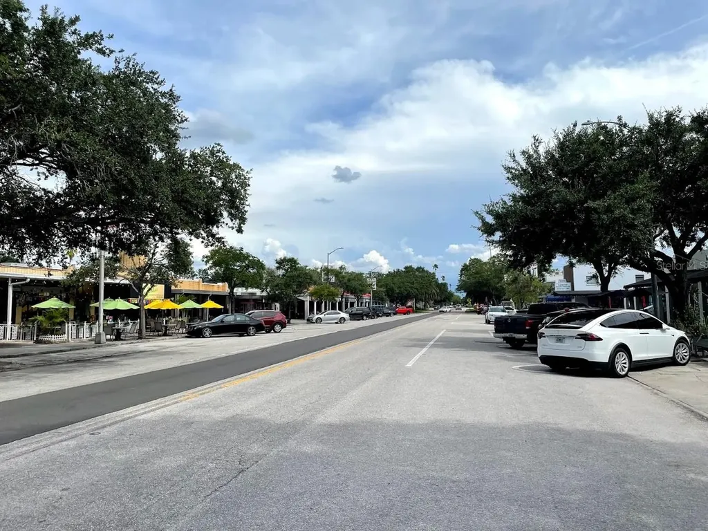 1712 Azalea Court Oldsmar FL 34677